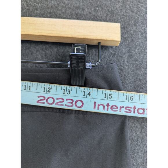 Adidas Climacool Black Floral SKORT, SZ 2 Pockets, Zipper Side, 100% Poly - Picture 4 of 8